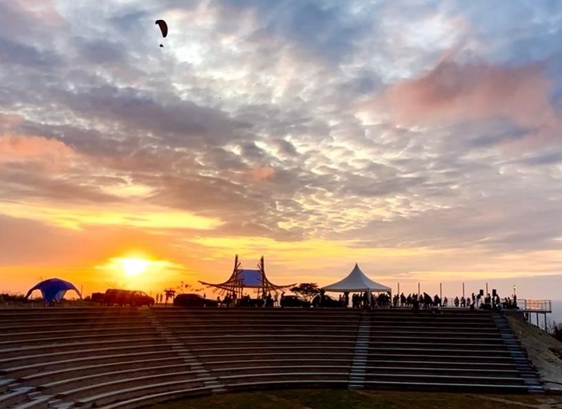 First day -  Sunset party 